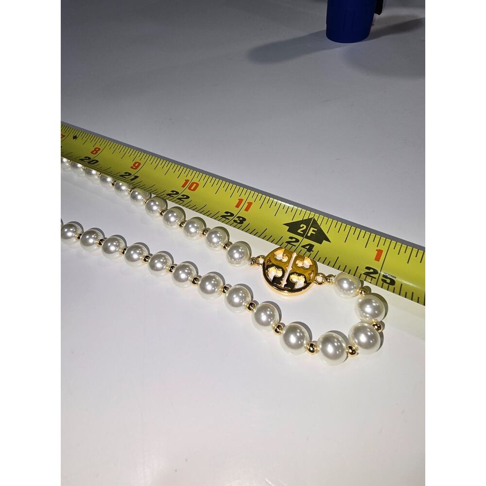 Tory Burch Evie Long Single Glass Pearl Necklace w/Jewelry Pouch NWT - Picture 5 of 6